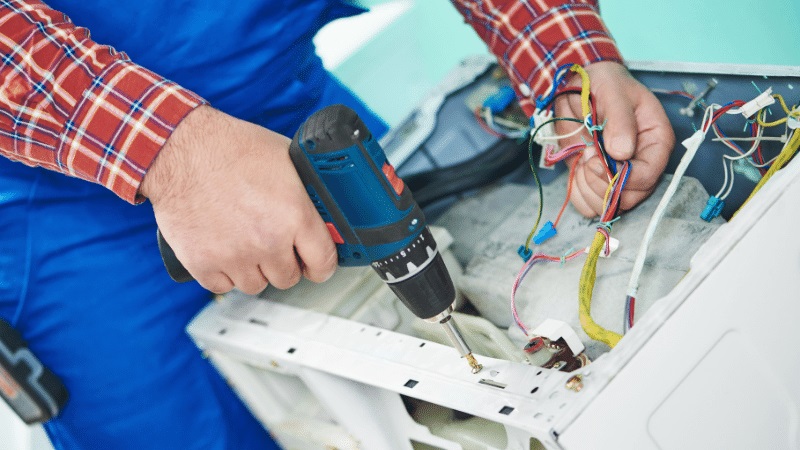 Salihli Mitsubishi Mitsubishi çamaşır makinesi kart tamiri – Su almama arızası orijinal parça ile giderildi. - Teknik servis örneği